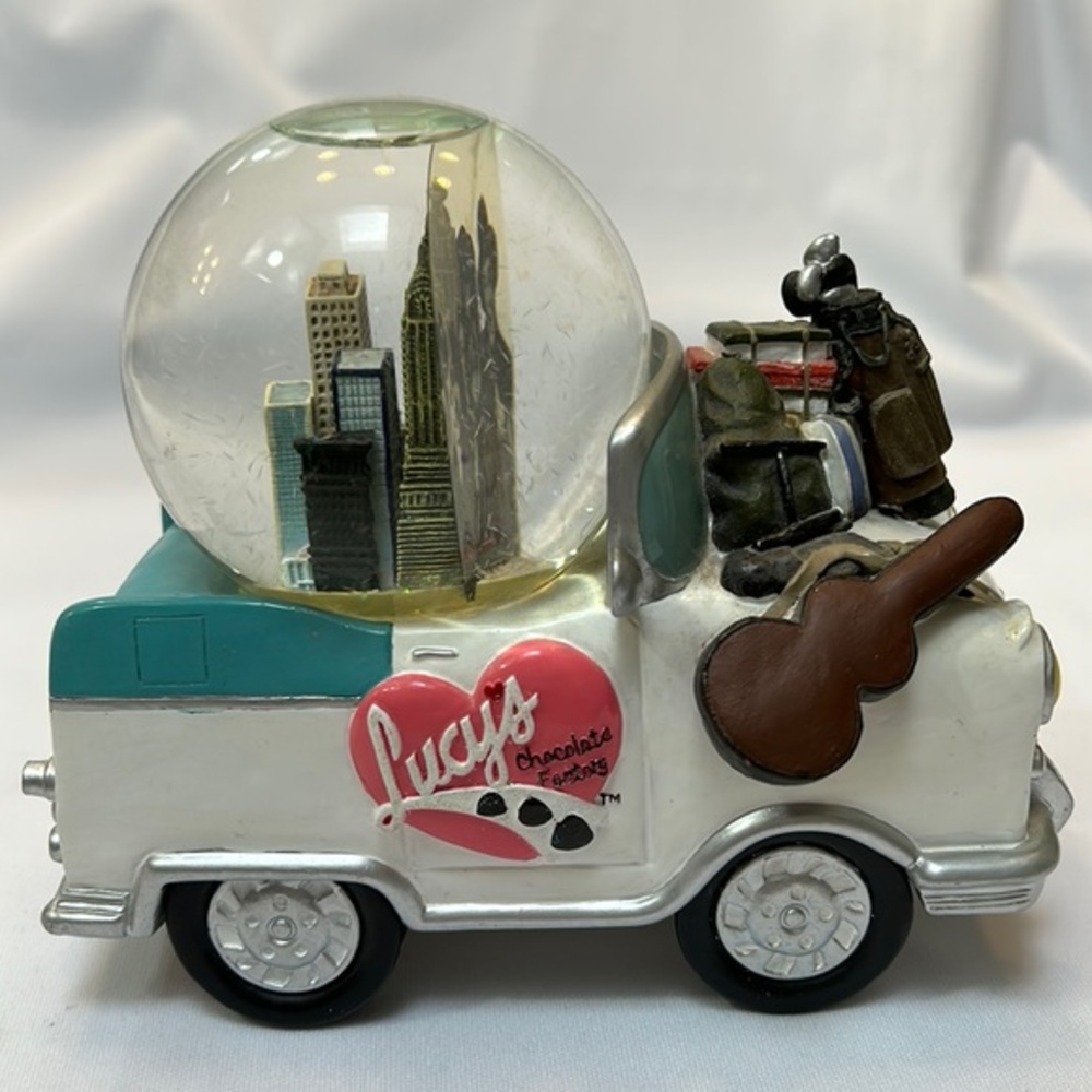 Vintage Lucy's Chocolate Factory Traveling Car Snow Globe